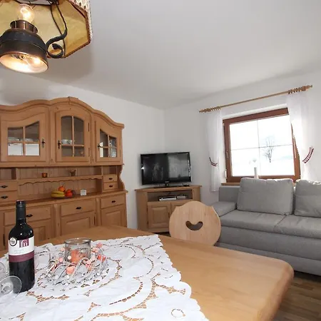 Pfandlhof בית הארחה